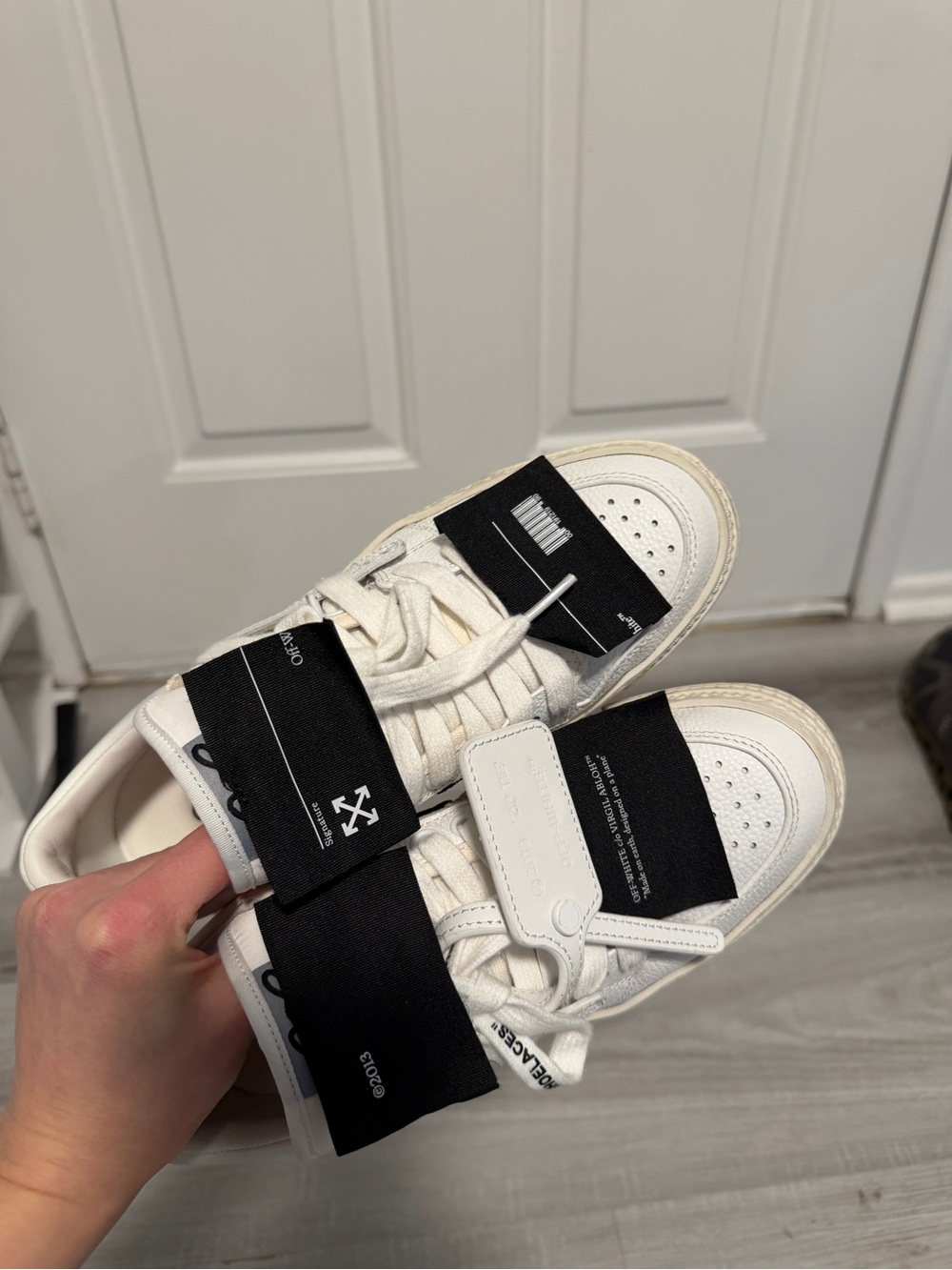 OFF-WHITE White & Black Low Top 3.0 Off Court Sneakers AUTHENTIC Size 8